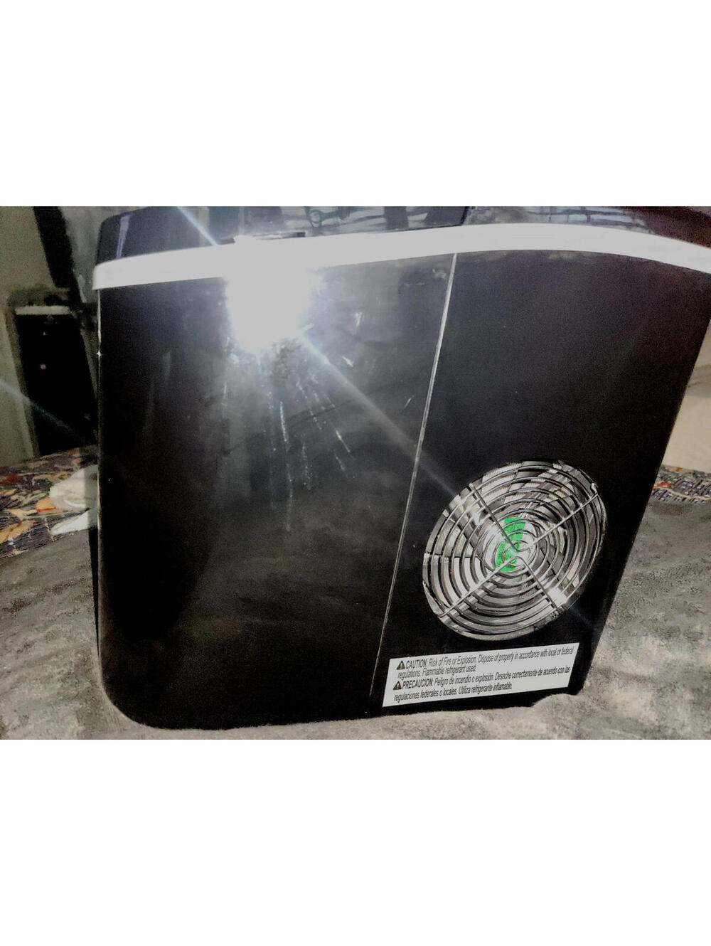 Magic Chef MCIM22B 17 lbs Countertop Ice Maker - Picture 7 of 11